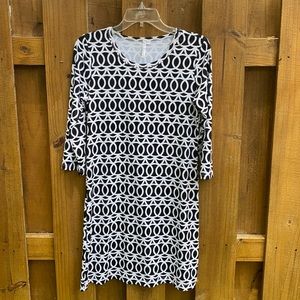 Lulu b XS Black/ white geometric pattern dress